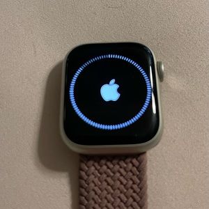 Apple Watch Series 8 41mmSilver Aluminum 32 GB Capacity